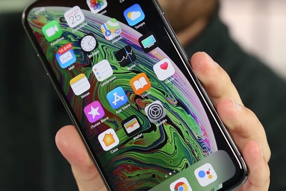 Imagem de: OLED x LCD x AMOLED: qual é a melhor tecnologia de tela para celular?
