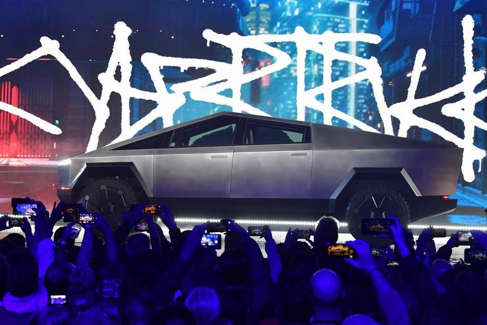Imagem de: Tesla apresenta sua Cybertruck com direito a mico ao vivo