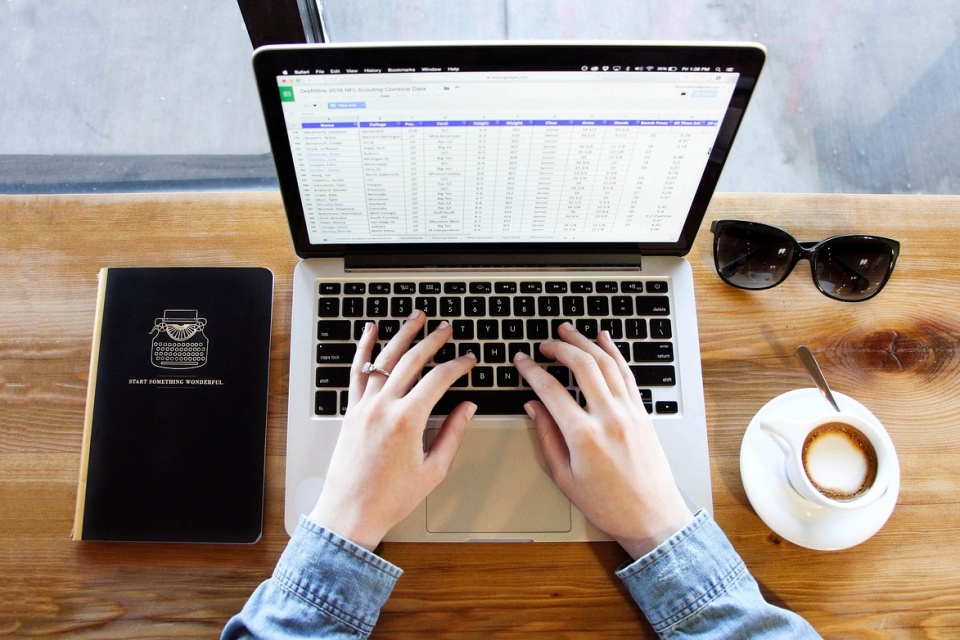 Imagem de: Vale a pena comprar um notebook agora?