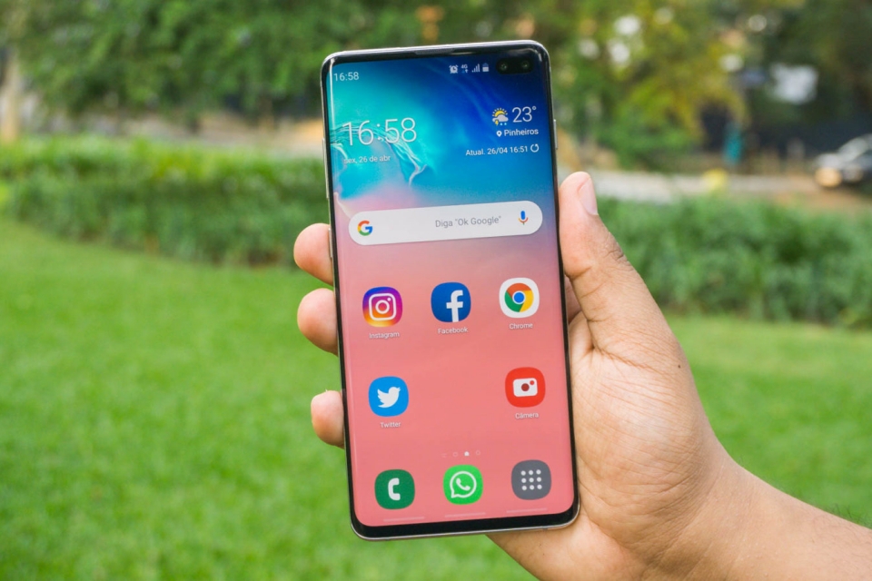 Imagem de: Ladrão rouba e devolve Galaxy S10+ à vítima; 'não era um OnePlus'