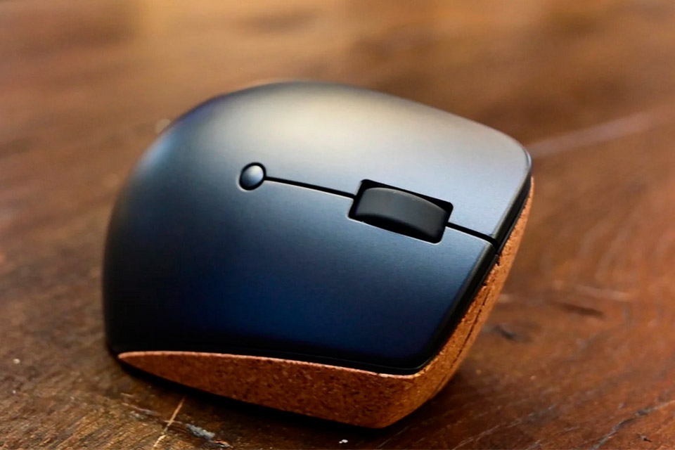 Imagem de: Lenovo apresenta mouse e teclado sem fio com design em cortiça