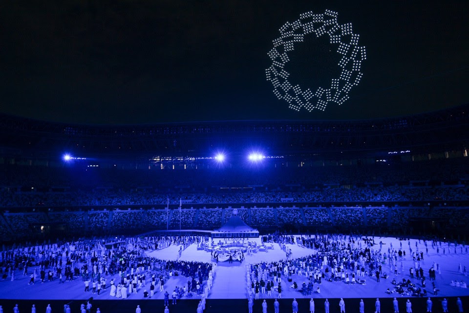 Imagem de: Milhares de drones iluminam céu na abertura das Olimpíadas de Tóquio