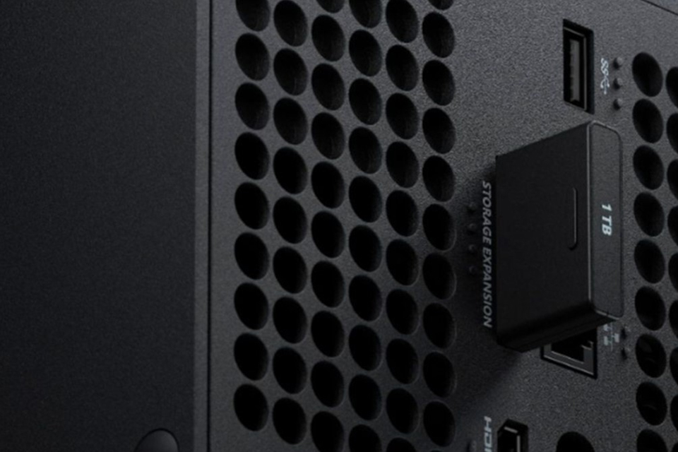 Imagem de: Xbox Series X e S: podem ganhar cartão de expansão mais barato