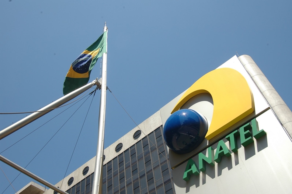 Imagem de Anatel está falhando ao fiscalizar as operadoras de celular, diz TCU no tecmundo