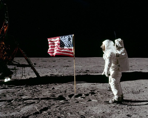 Resultado de imagem para Homem não foi a Lua