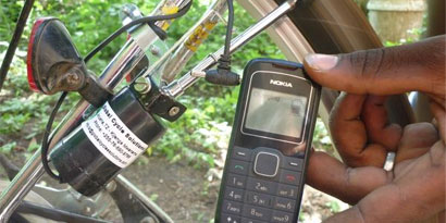 Imagem de Carregue o seu celular enquanto anda de bicicleta no site TecMundo