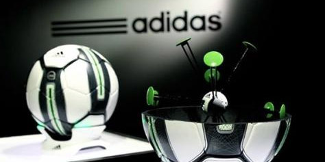 Imagem de "Bola Inteligente" da Adidas diz para o seu smartphone como você chuta no site TecMundo