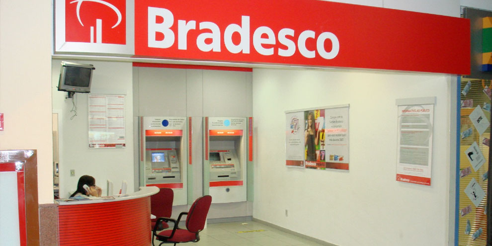 Imagem de Novo caixa eletrônico do Bradesco consegue fazer depósitos em tempo real no site TecMundo