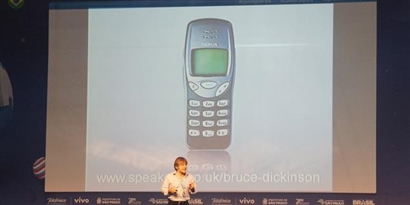Imagem de "Só descobriram a Finlândia depois que a Nokia surgiu", diz Bruce Dickinson no site TecMundo