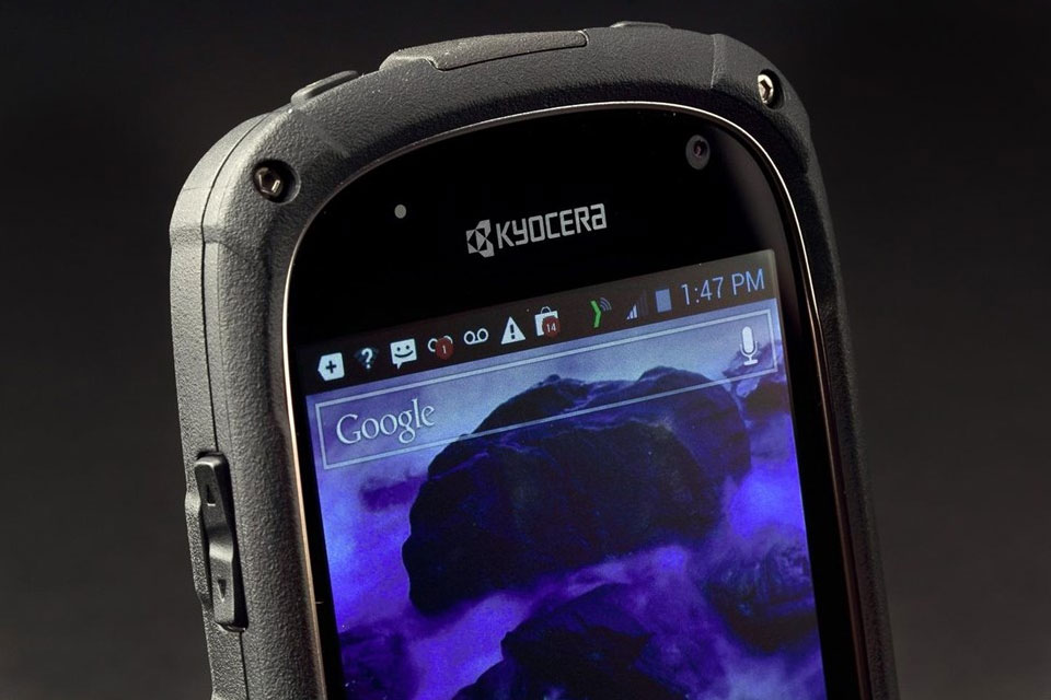 Imagem de Kyocera apresenta smartphone que funciona à base de luz no site TecMundo