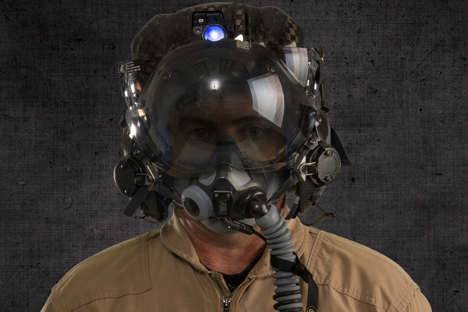 Imagem de Esse é o capacete mais caro que você pode usar enquanto pilota um caça F-35 no site TecMundo
