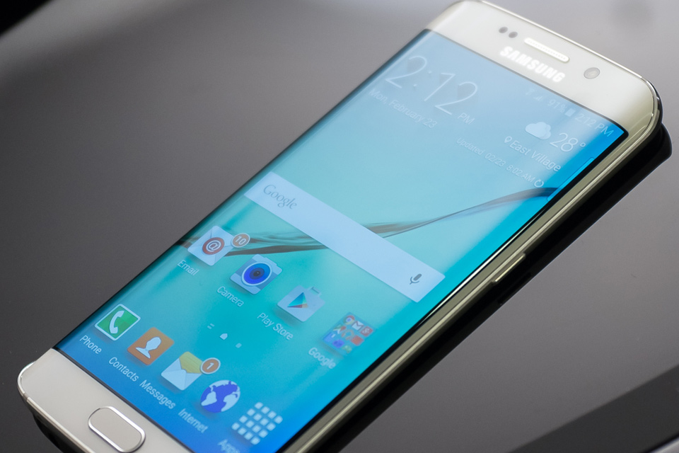 Imagem de Alguém na mesma? Leitor recebe Galaxy S6 Edge com "linha da morte" na tela no tecmundo