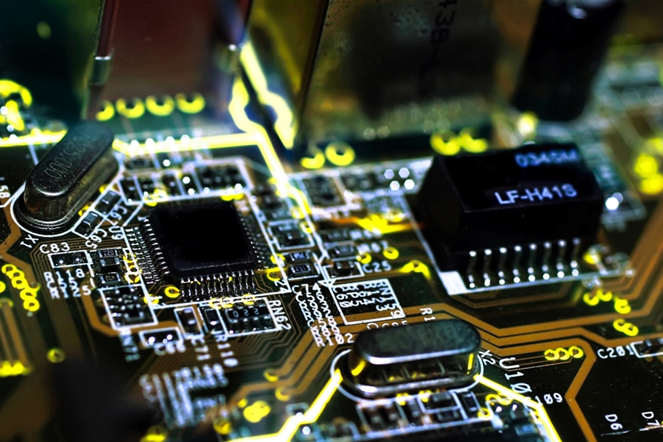 Imagem de Como desabilitar a opção de boot seguro UEFI na BIOS do seu computador no tecmundo