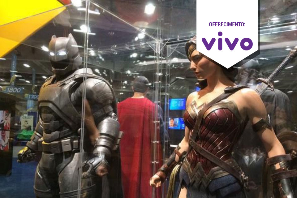 Imagem de Trajes da Mulher-Maravilha, Superman e Batman: fotos do saguão da Comic-Con no tecmundo