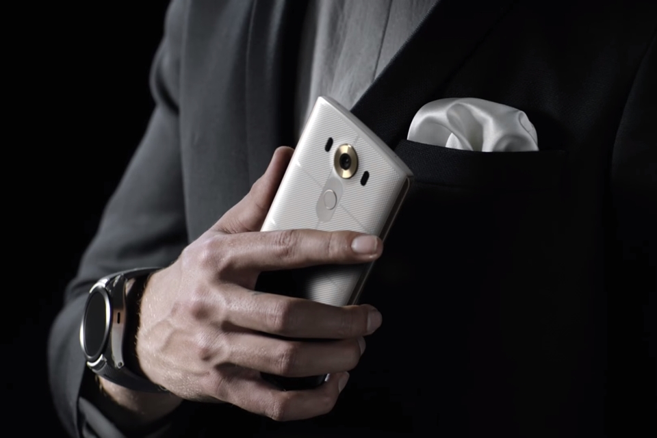 Imagem de LG V10 perde para rivais em vida de bateria, mas tem recarga mais rápida no tecmundo