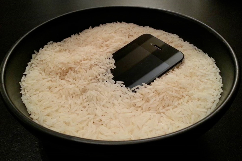 Imagem de Mito ou verdade: o arroz pode realmente salvar o seu smartphone? no tecmundo