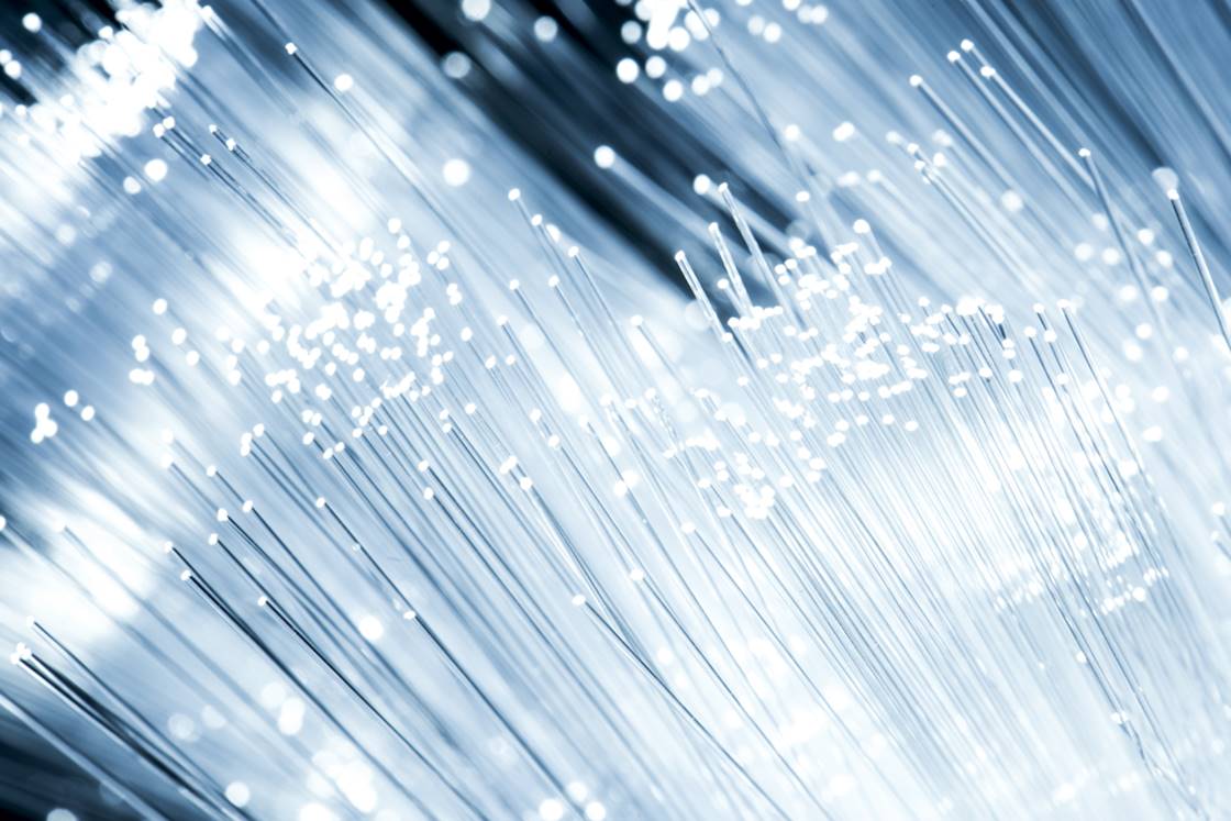 Imagem de Veja como funcionam e são criados os cabos de fibra óptica no tecmundo