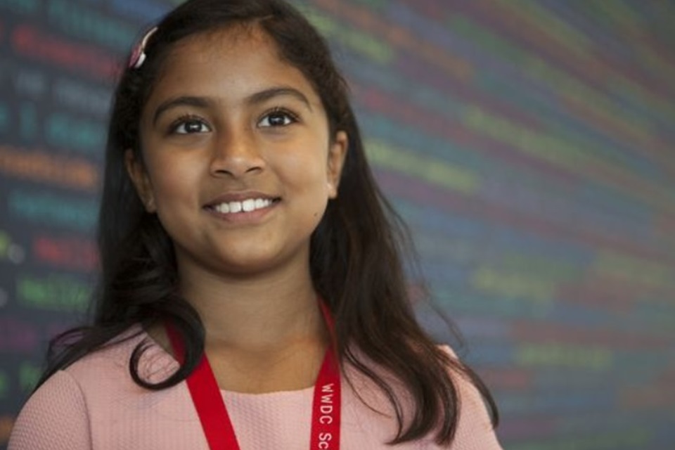 Imagem de Anvitha Vijay, a programadora de 9 anos que foi a um evento da Apple no tecmundo