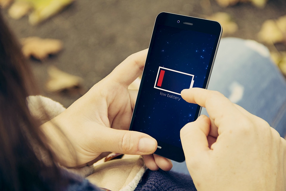 Imagem de Entenda: 4 motivos pelos quais seu celular desliga antes da bateria zerar no tecmundo