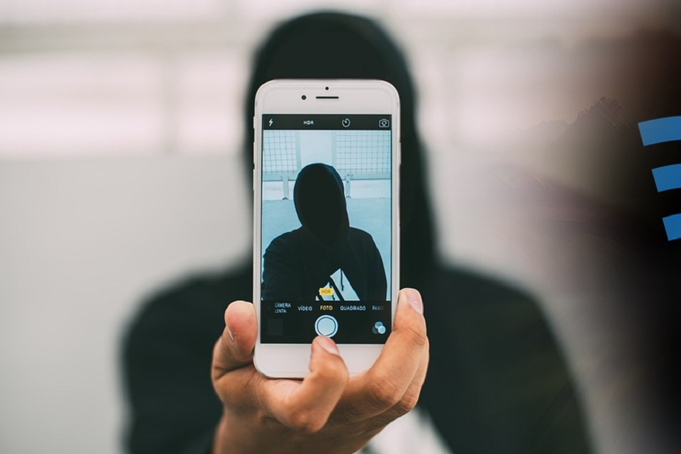 Imagem de WikiLeaks mostra como a CIA hackeia iPhones e MacBooks no tecmundo