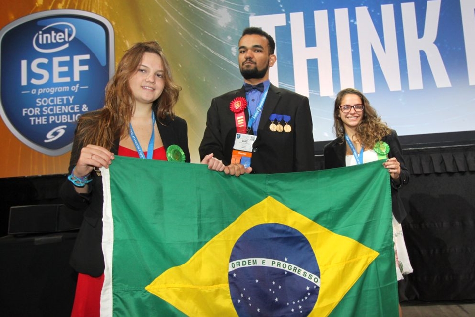 Imagem de Estudantes brasileiros são finalistas da maior feira de ciências do mundo no tecmundo