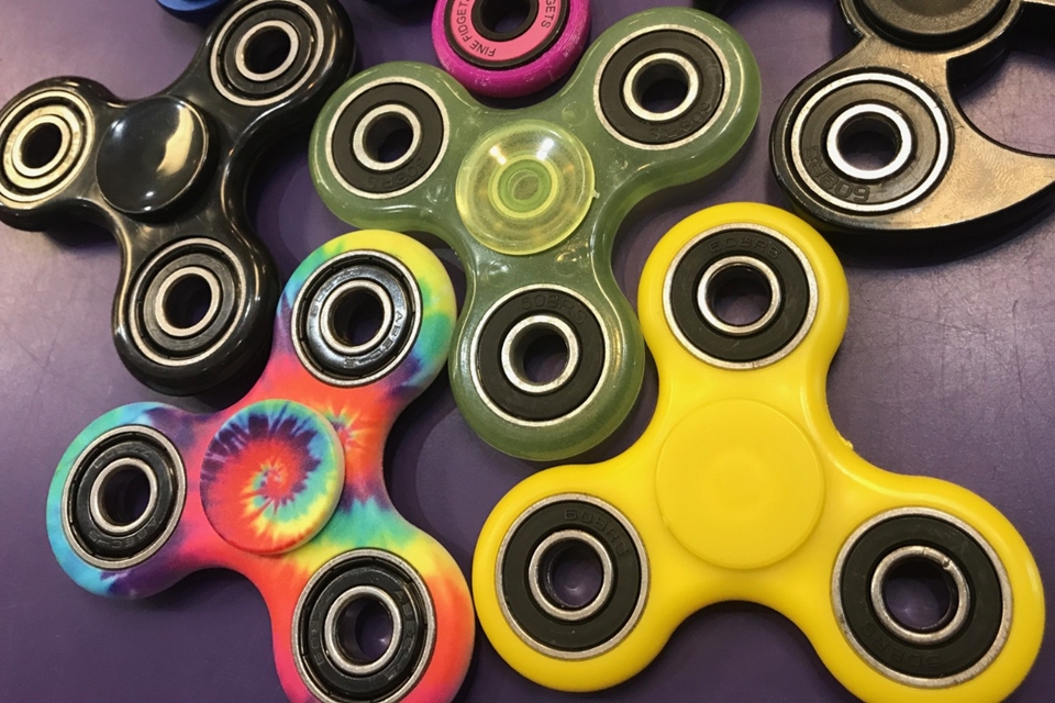 Imagem de Fidget spinner: entenda mais sobre a mania que está chegando ao Brasil no tecmundo
