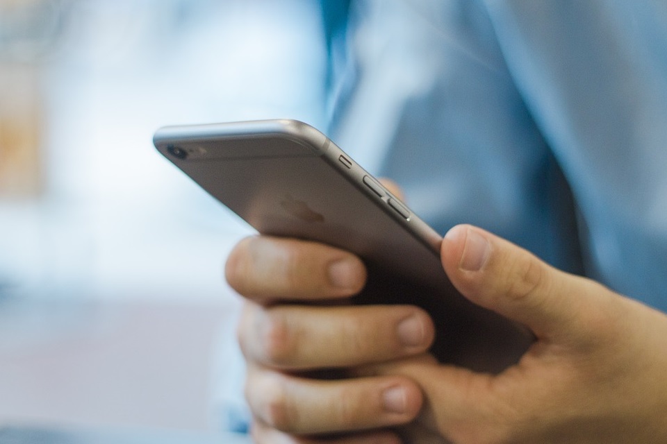 Imagem de Veja como incluir senha nos apps do seu celular e fotografar invasores no tecmundo