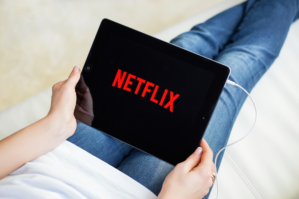 Imagem de Julho na Netflix: séries originais, Jurassic World, Outlander, e muito mais no tecmundo