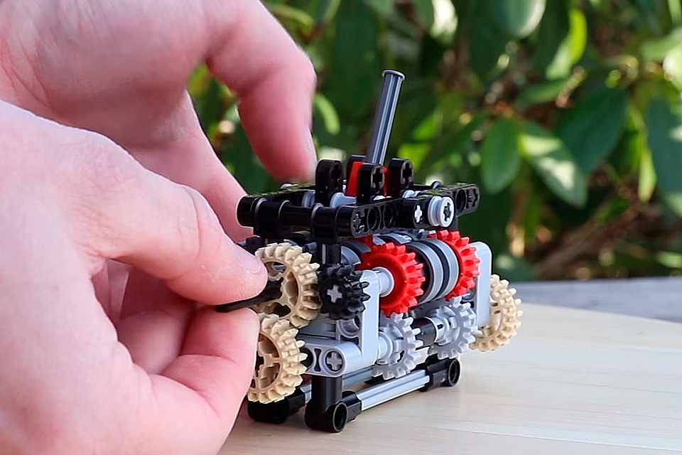 Imagem de Esse cara montou uma réplica funcional de câmbio de 6 marchas usando LEGO no tecmundo