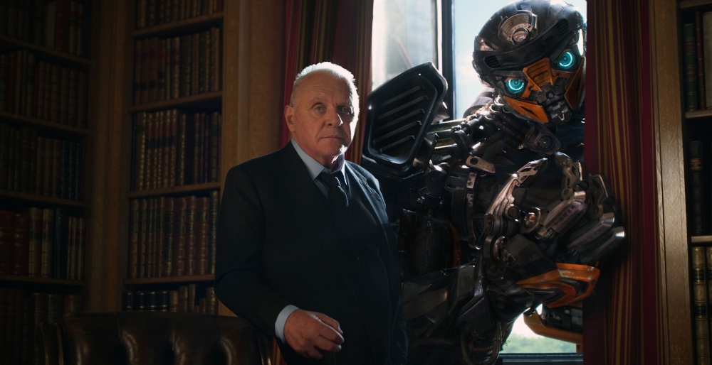 Sir Burton e o robô com sotaque francês que... Eu esqueci o nome