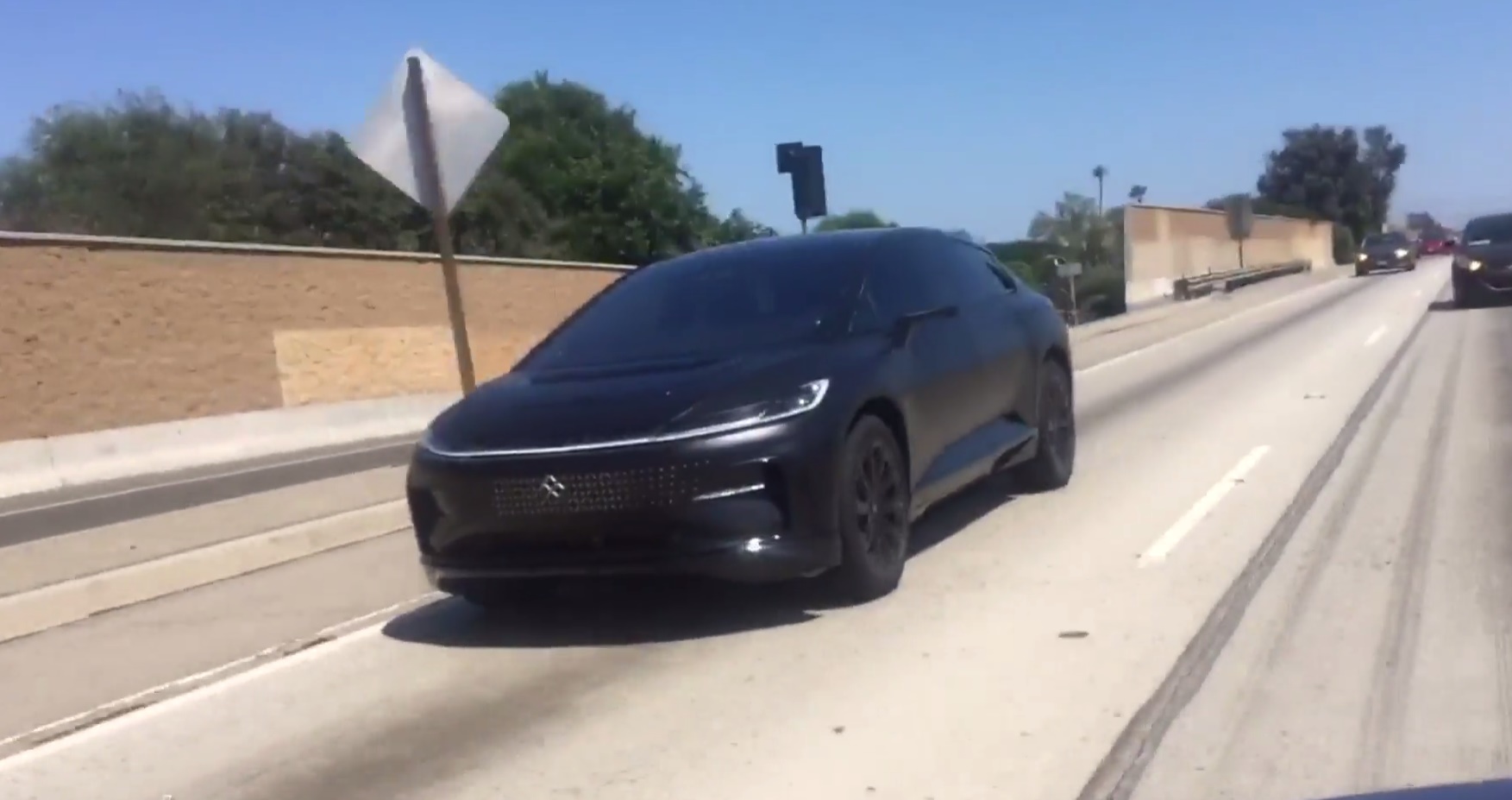 Imagem de FF 91, o elétrico da Faraday Future, é flagrado andando na Califórnia no tecmundo