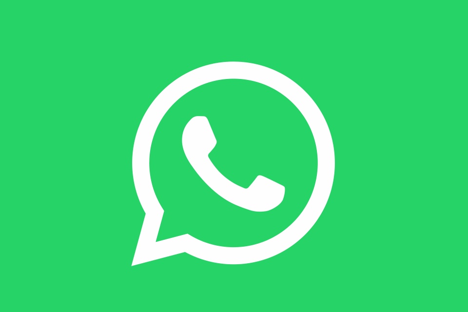 Imagem de Texto e fundo colorido: Status do WhatsApp agora permite postar sem foto no tecmundo