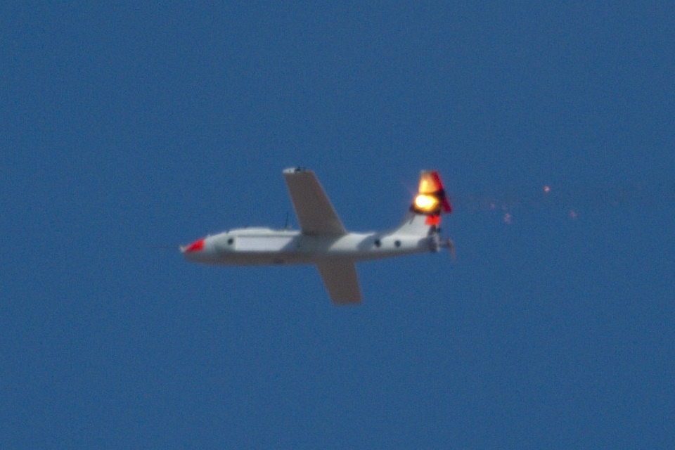 Imagem de Arma laser da Lockheed ateia fogo e derruba cinco drones em pleno voo no tecmundo