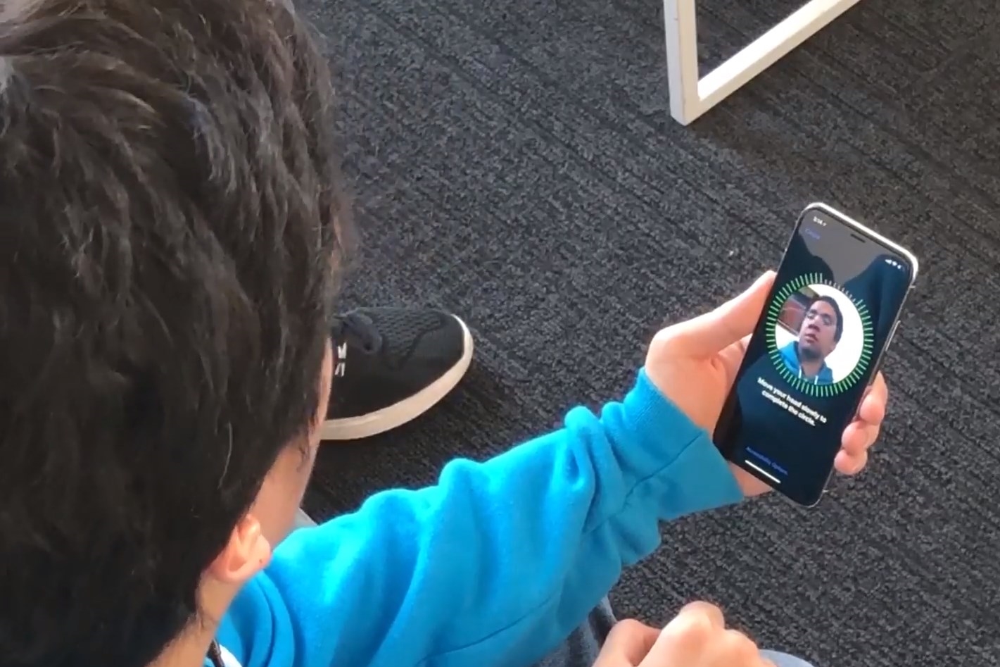 Imagem de Reconhecimento facial do iPhone X pode ser burlado por gêmeos idênticos no tecmundo