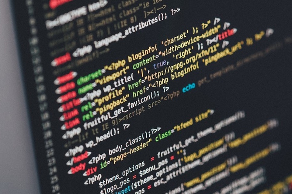 Imagem de Conheça as linguagens de programação que mais crescem no mercado de TI no tecmundo