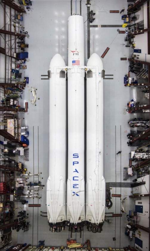 Musk exibe novas fotos do Falcon Heavy, o foguete mais poderoso do planeta Falcon-heavy-spacex-21112414465043