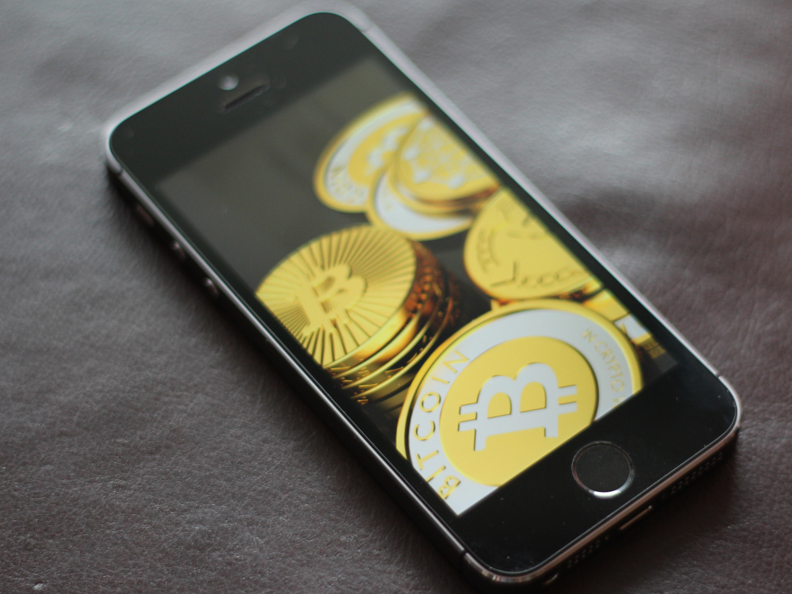 Imagem de Dá para minerar bitcoins usando um iPhone? Sim, mas será que vale a pena? no tecmundo
