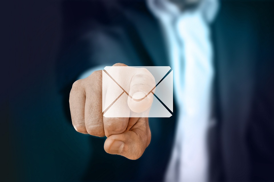Imagem de Crie uma assinatura em HTML padronizada para as suas contas de e-mail no tecmundo
