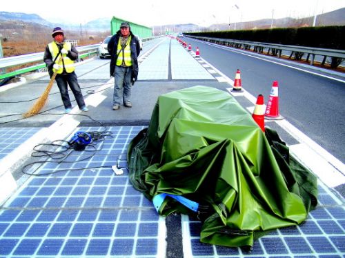 Criminosos roubam pedaço de “estrada solar” chinesa dias após inauguração Estrada-fotovoltaica-08175053920404