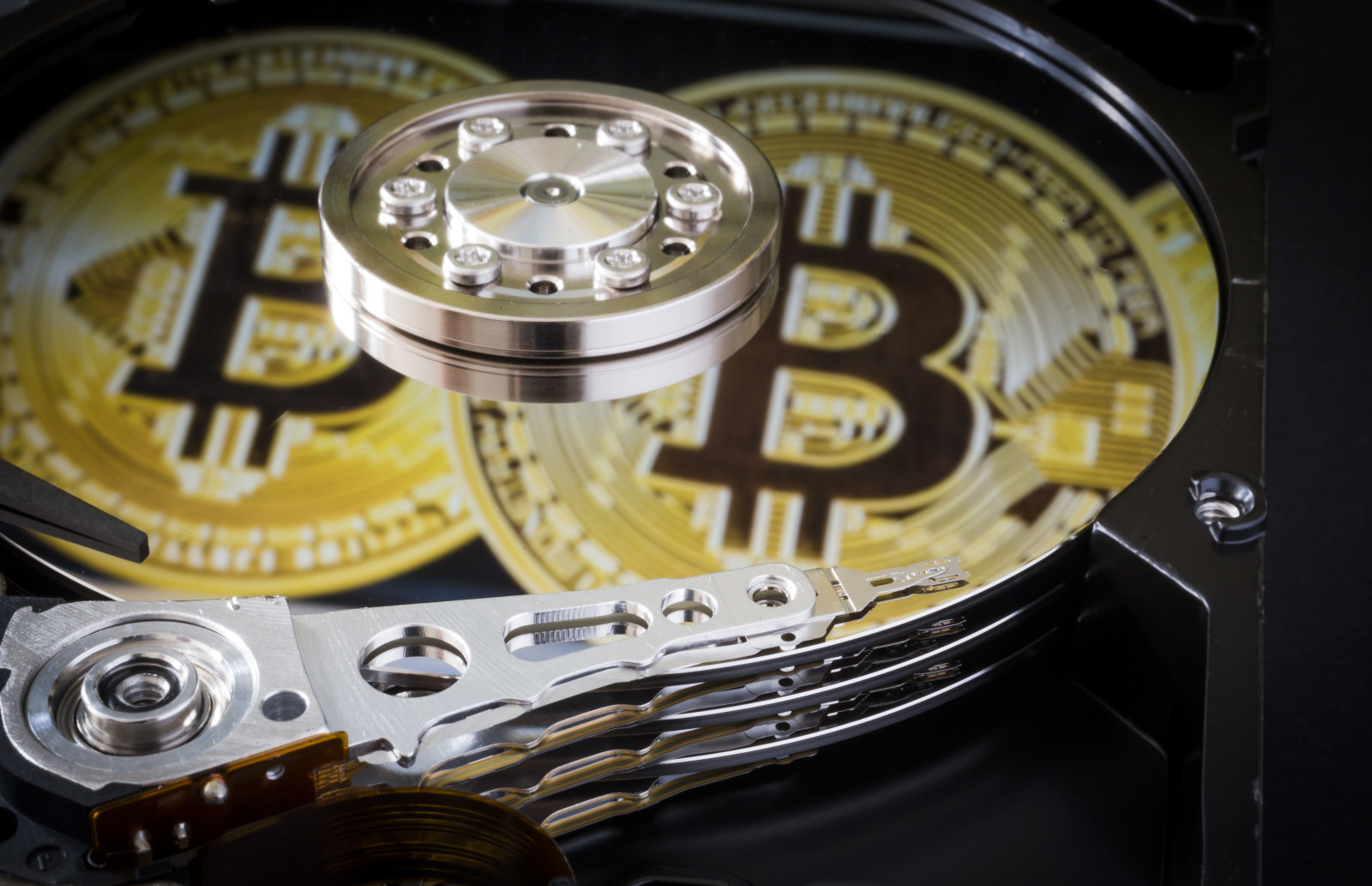 Imagem de Golpista de Bitcoin foge da Islândia no mesmo avião que o primeira-ministra no tecmundo