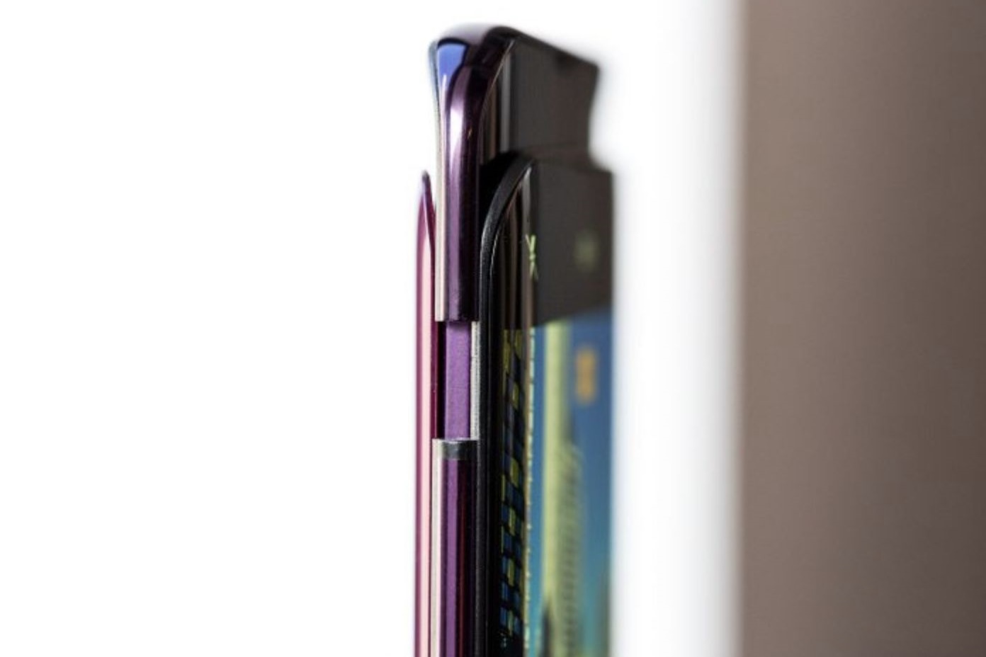 Imagem de Oppo revela preço do Find X, seu celular sem bordas e sem notch no tecmundo