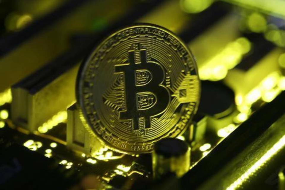 Imagem de Mulher é presa após movimentar mais de US$6 mi em Bitcoins não declarados no tecmundo