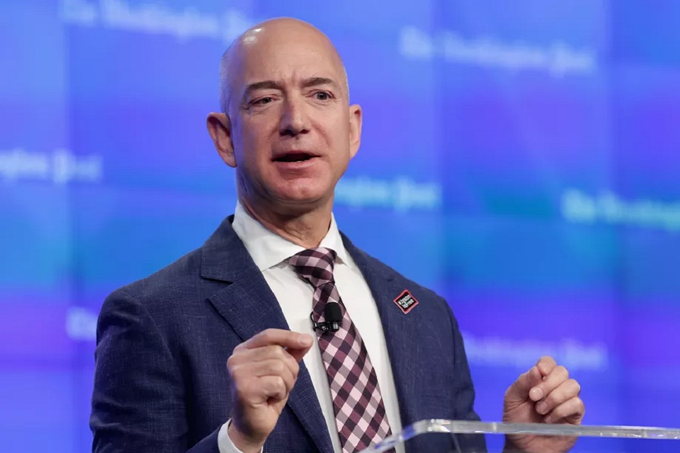 Imagem de Jeff Bezos é surpreendido com DJ Roomba, criado pelos filhos com um iRobot no tecmundo