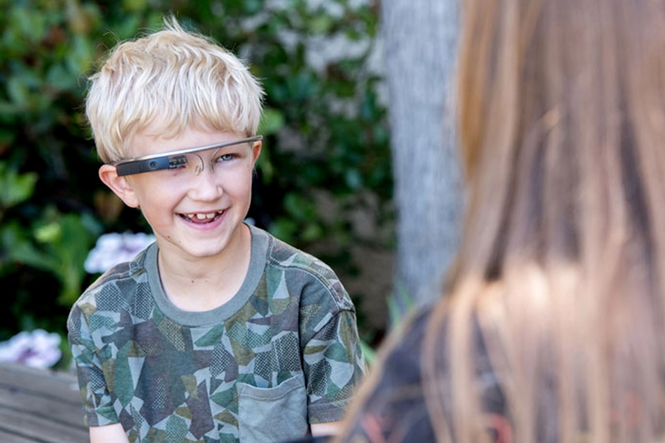 Imagem de Programa com Google Glass ajuda na socialização de crianças com autismo no tecmundo