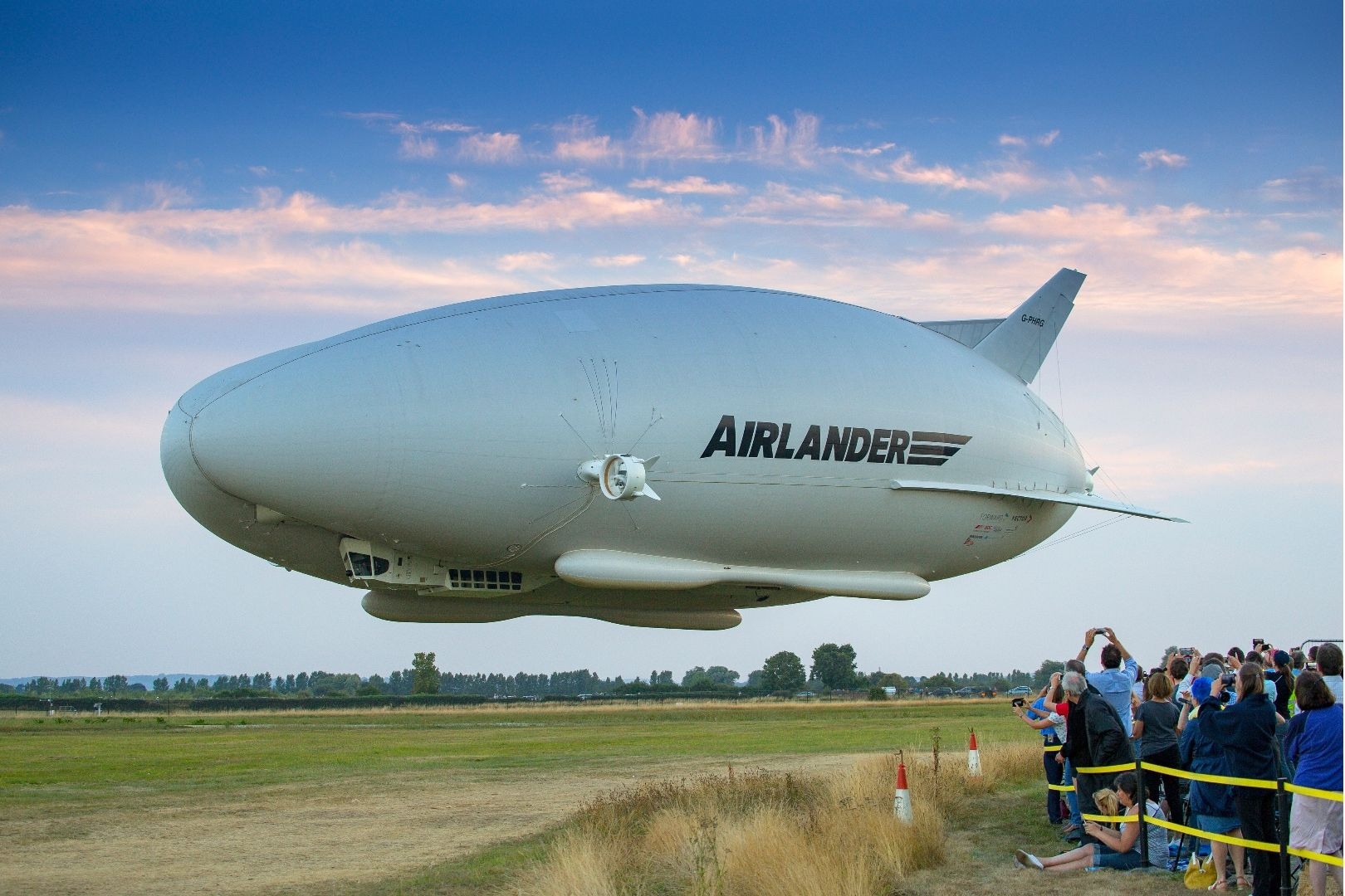 Imagem de Conheça a maior e mais luxuosa aeronave do mundo! O Airlander 10 no tecmundo
