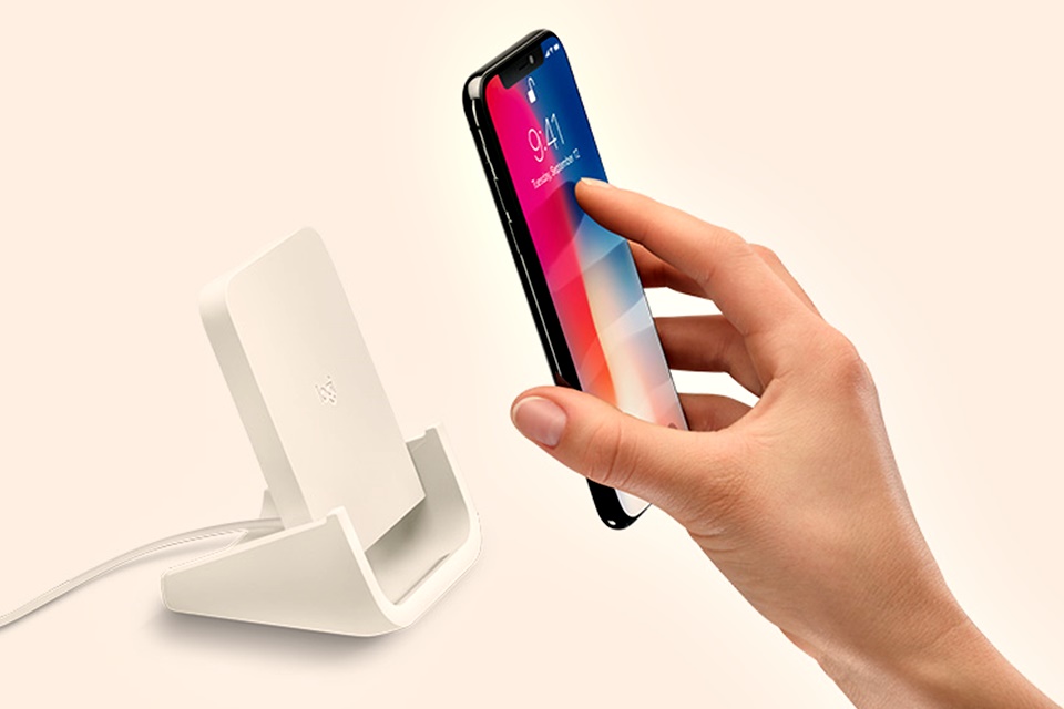 Imagem de Ainda não é o AirPower: Logitech lança carregador sem fio para iPhones no tecmundo