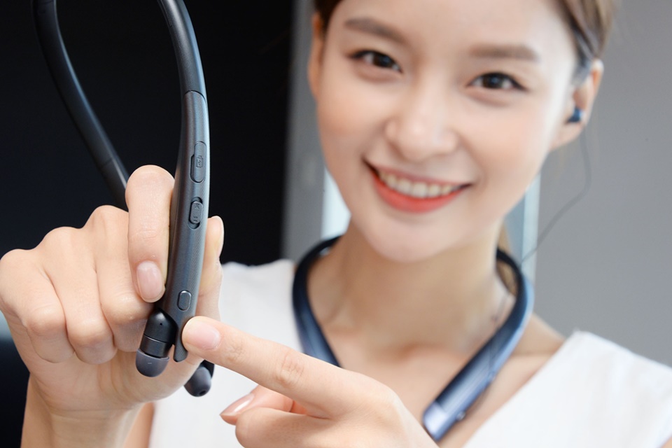 Imagem de LG anuncia fone com botão para Google Assistente e tradutor em tempo real no tecmundo