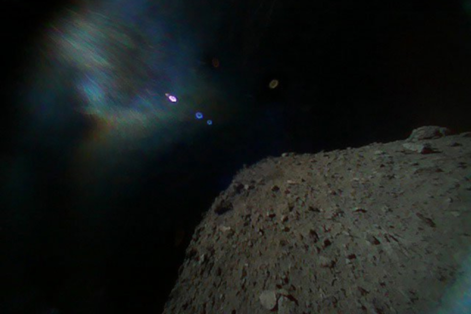 Imagem de Robôs japoneses pousam com sucesso em asteroide e tiram fotos da superfície no tecmundo