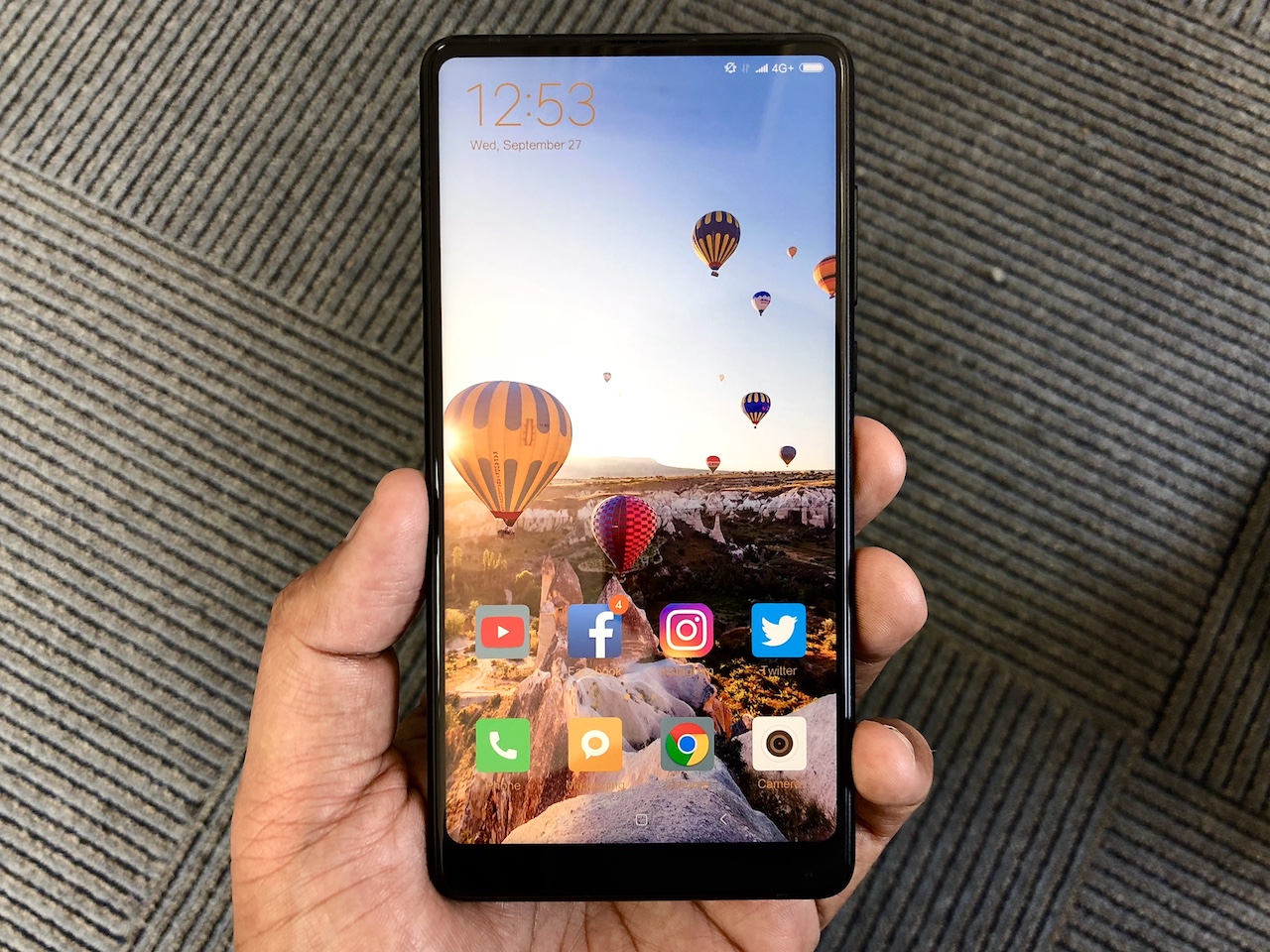 Imagem de Xiaomi Mi 8 e Mi Mix 2S em oferta por pouco mais de R$ 1.500; qual levar? no tecmundo