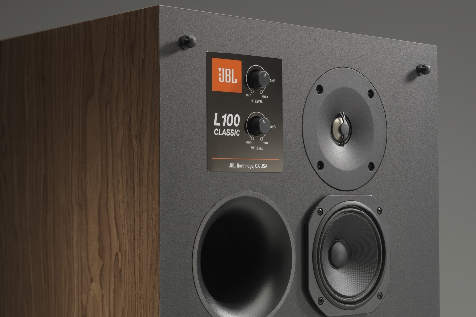 Imagem de JBL relança as clássicas caixas de som L100 no tecmundo